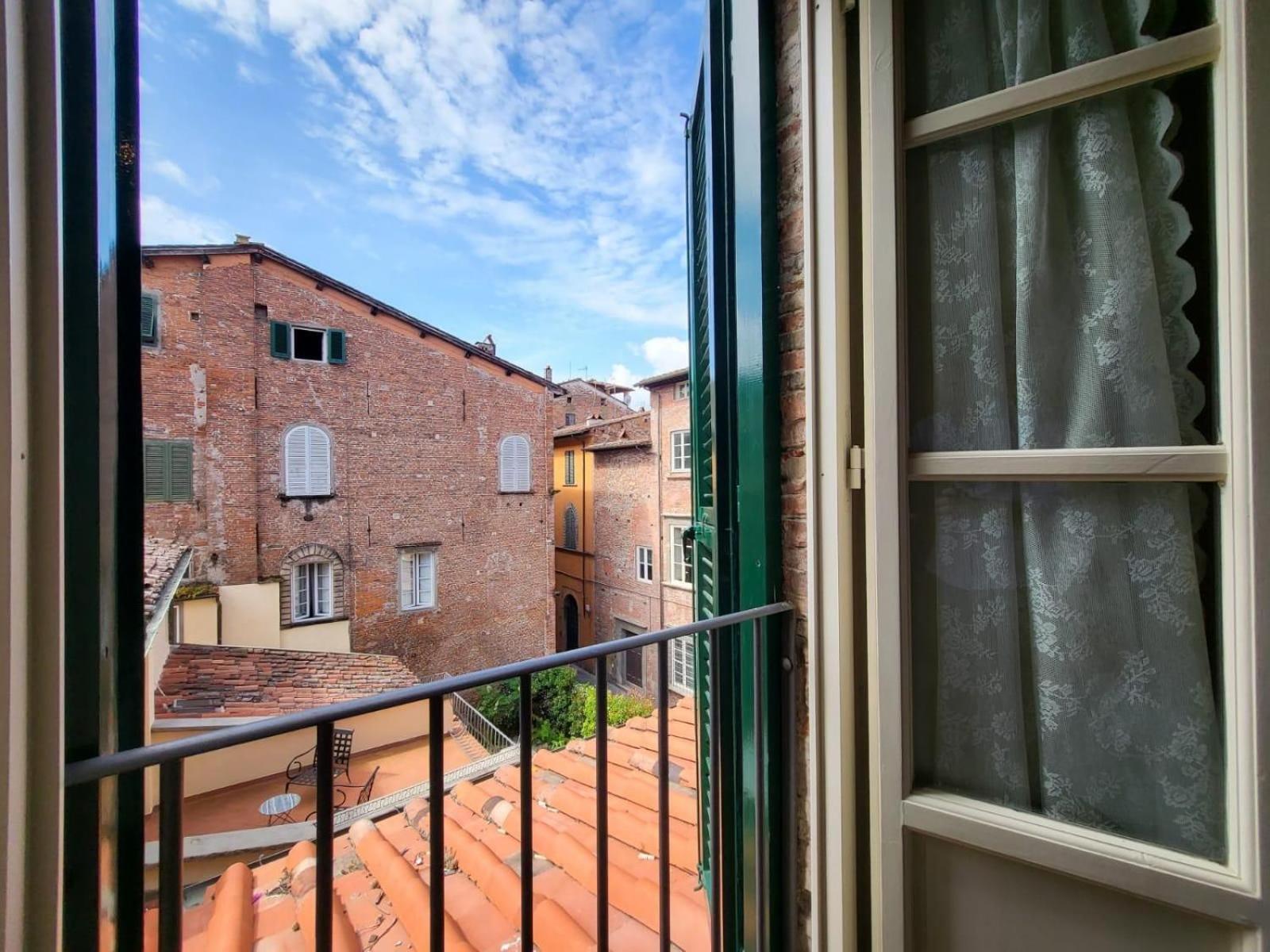 Le Antiche Scale 9 Apartment Lucca Bagian luar foto